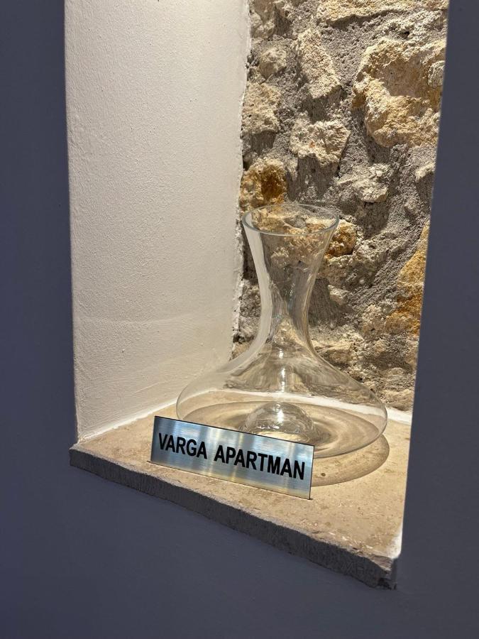 Varga Apartman 쇼프론 외부 사진